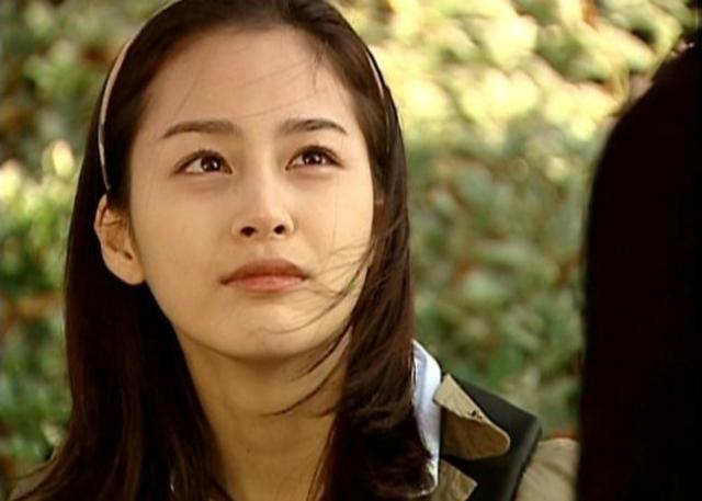 Ngắm Kim Tae Hee 17 năm trước mới hiểu tại sao Bi Rain thắng đời 1-0, nhan sắc đạt đến cảnh giới tối thượng- Ảnh 4.