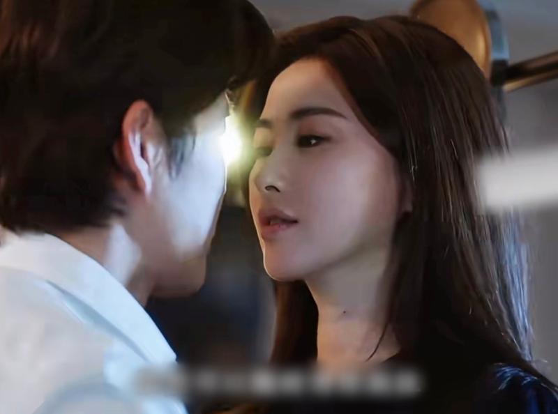 Phim Trung Quốc đang viral khắp MXH với cảnh nóng hút 100 triệu view: Nữ chính quyến rũ mê hồn, đừng xem chỗ đông người- Ảnh 4.