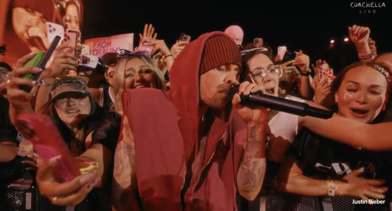 Không cần tranh cãi Hailey hay Billie Eilish xứng đáng hơn, bởi tại Coachella có một Justin Bieber đã được chữa lành! - Ảnh 14.