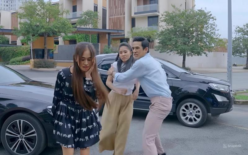 Bóng Ma Hạnh Phúc lộ hạt sạn ngớ ngẩn vô cùng, netizen thắc mắc "mắt mũi nữ chính để đâu vậy?"- Ảnh 4.