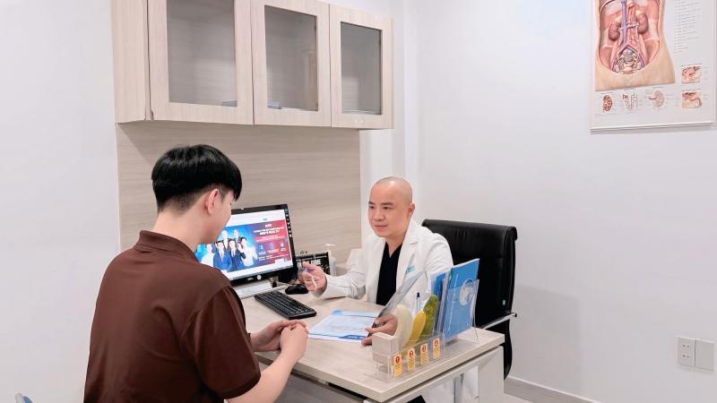 Bác sĩ Nam khoa cảnh báo: Sùi mào gà ngày càng “phức tạp”, trẻ hay già chớ có chủ quan- Ảnh 1.