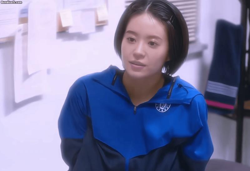 Mỹ nhân có bờ môi của Song Hye Kyo nhưng cười lên giống Hyeri: Visual vừa đại trà vừa độc đáo, duy nhất trong showbiz- Ảnh 4.