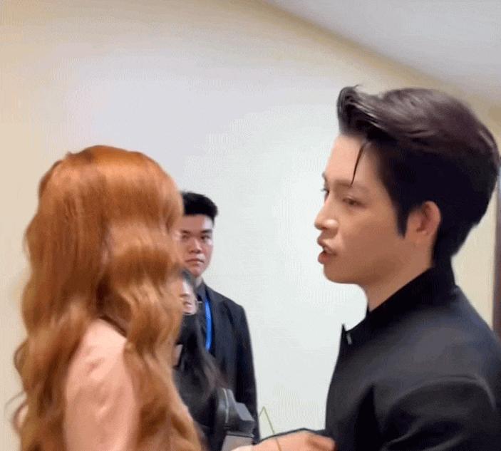 Trang Pháp đã về Việt Nam giữa tâm bão thi Đạp Gió, 1 chi tiết khiến đồng nghiệp lo lắng - Ảnh 2.