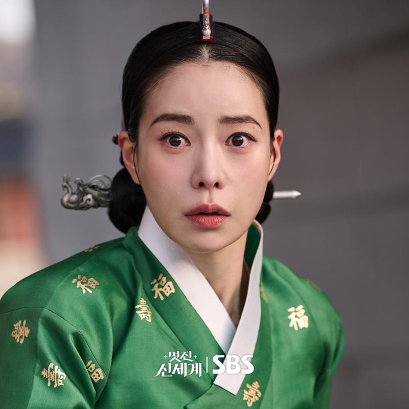 Showbiz có 1 mỹ nhân ngày ngắm đêm mơ thấy ác mộng: Mặt đẹp như tranh vẽ nhưng chẳng biết nên nhìn hay không- Ảnh 7.