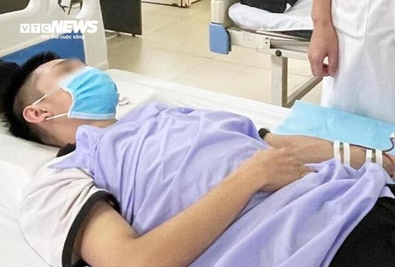 Tuổi 16 không tiếng trống trường và lịch chạy thận 3 lần mỗi tuần - Ảnh 1.