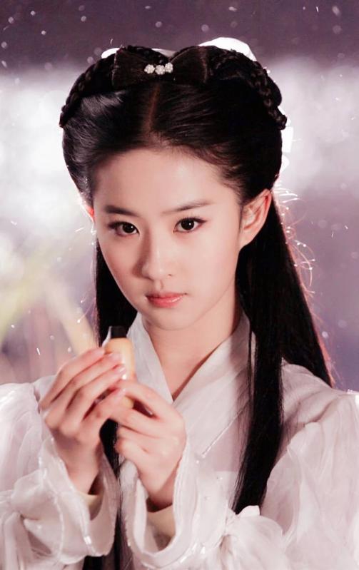 Lưu Diệc Phi và hành trình thoát mác "Thần tiên tỷ tỷ" bằng loạt cảnh táo bạo- Ảnh 1.