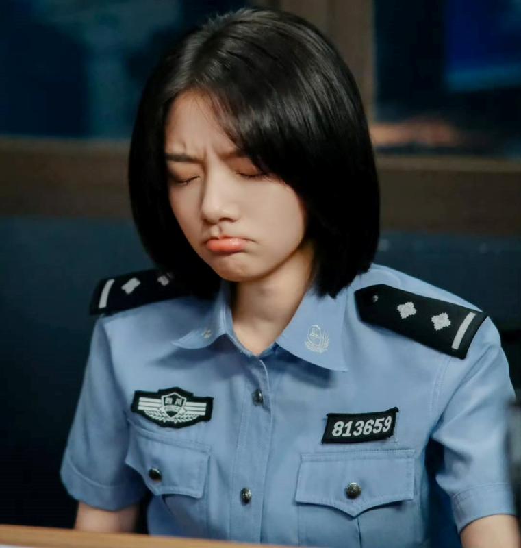 Đến bao giờ mỹ nhân này mới chịu giải nghệ: 1 tháng có 2 phim đều flop, đã diễn dở còn háo danh- Ảnh 3.