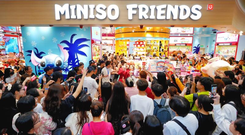 Kỷ niệm 10 năm tại Việt Nam, MINISO ra mắt cửa hàng chủ đề MINISO FRIENDS đầu tiên tại TP. Hồ Chí Minh - Ảnh 1.