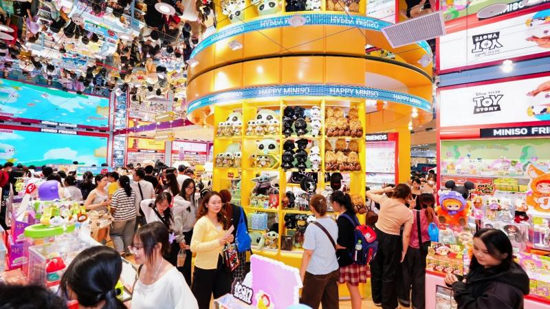 Kỷ niệm 10 năm tại Việt Nam, MINISO ra mắt cửa hàng chủ đề MINISO FRIENDS đầu tiên tại TP. Hồ Chí Minh - Ảnh 3.