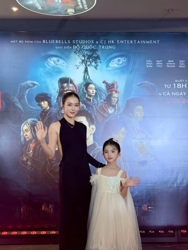 Bên cạnh sao nhí Nina, Phí Phông cũng có một bé gái “Mon nhỏ” gây thương nhớ - Ảnh 4.