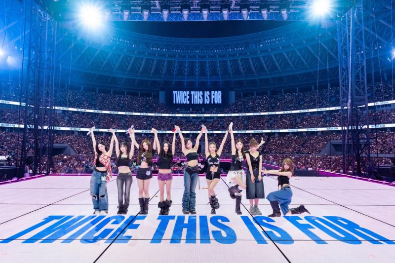 Concert như lễ hội quốc gia của 9 mỹ nhân bị chê hết thời, kỷ lục làm nên lịch sử 10 năm sau cả showbiz còn nể- Ảnh 10.