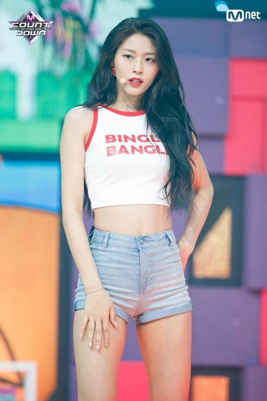 Showbiz tìm đỏ mắt không ra ngọc nữ quốc dân thứ hai: Body nét căng từng vòng, hết thời vì lý do "lãng xẹt"- Ảnh 6.