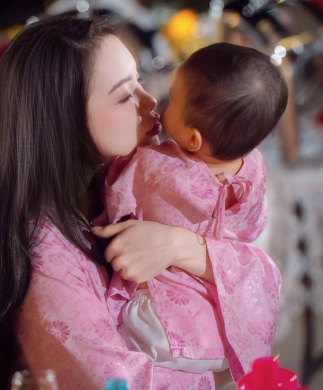 Tiểu thư Việt được giấu kín bưng: Mẹ là hot girl Hà thành, bố là con trai tỷ phú, họ hàng toàn nhân vật đình đám- Ảnh 8.