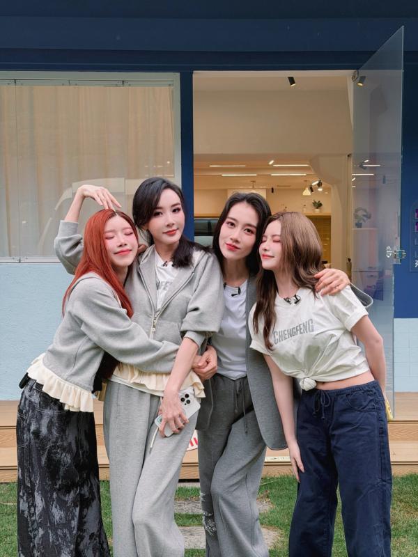 “Đệ nhất mỹ nhân showbiz” từng đánh bại Trang Pháp: Giọng ngọt gợi nhớ cả thanh xuân, visual U60 thách thức thời gian- Ảnh 7.