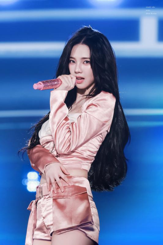 Cả triệu người sững sờ trước nhan sắc đẳng cấp của mỹ nhân đẹp hơn trí tuệ nhân tạo, visual cỡ này bảo sao cứ mãi hot!- Ảnh 7.