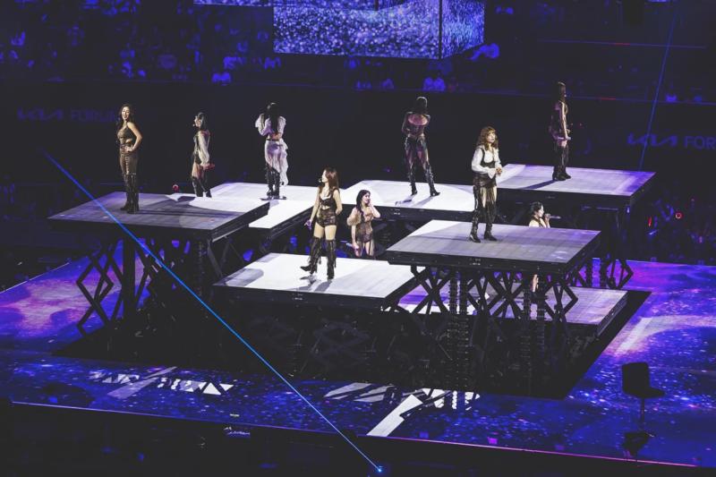 Concert như lễ hội quốc gia của 9 mỹ nhân bị chê hết thời, kỷ lục làm nên lịch sử 10 năm sau cả showbiz còn nể- Ảnh 13.
