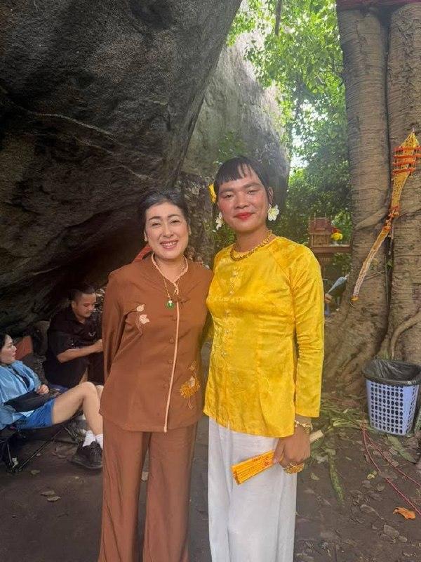 Mời được ngôi sao này đóng cameo phim lễ như vớ được vàng: 8 triệu người tung hô, mở miệng câu nào duyên câu đó- Ảnh 3.