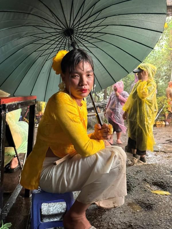 Mời được ngôi sao này đóng cameo phim lễ như vớ được vàng: 8 triệu người tung hô, mở miệng câu nào duyên câu đó- Ảnh 2.
