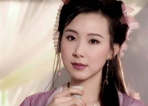“Đệ nhất mỹ nhân showbiz” từng đánh bại Trang Pháp: Giọng ngọt gợi nhớ cả thanh xuân, visual U60 thách thức thời gian- Ảnh 3.