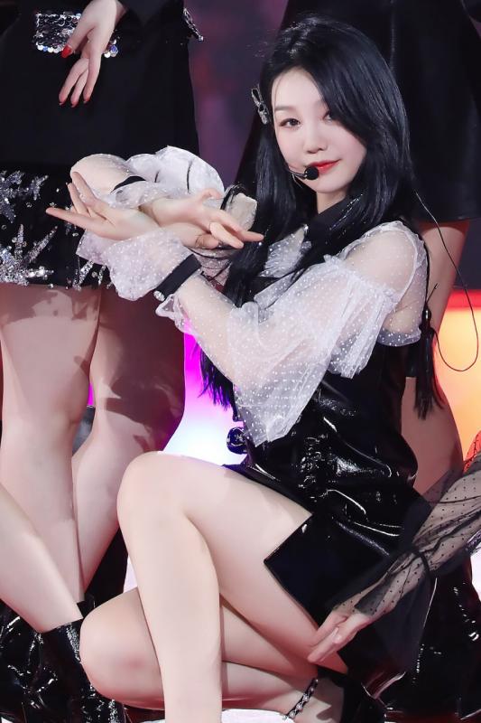 Chông gai tiếp theo của Trang Pháp ở show Trung: Mỹ nhân “all-rounder” visual gây thương nhớ, thực lực liên tục gây tranh cãi- Ảnh 2.