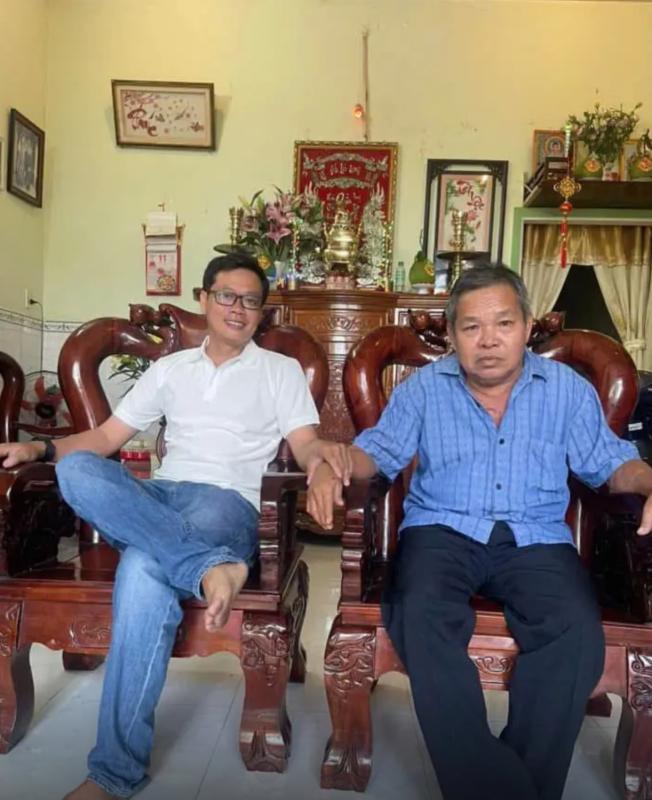 Bố vợ mếu máo ôm hôn con rể nằm trên giường bệnh: Câu chuyện đau lòng phía sau- Ảnh 2.