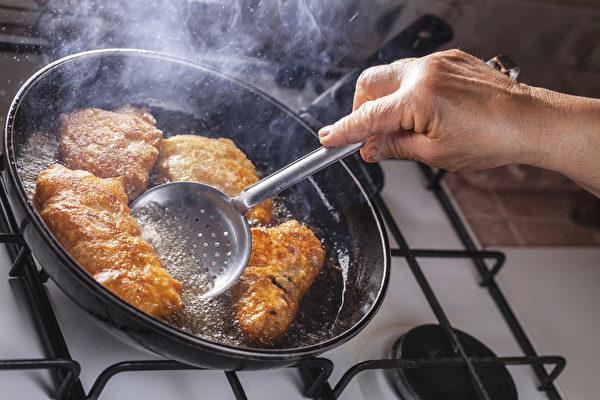 Nghiên cứu trên 422 bệnh nhân ung thư phổi phát hiện: Những người mắc ung thư phổi đều có 4 điểm chung- Ảnh 1.