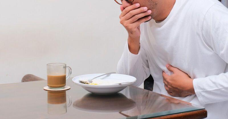 Có 1 dấu hiệu bất thường khi ăn, đi khám bàng hoàng phát hiện ung thư phổi giai đoạn 3 - Ảnh 1.