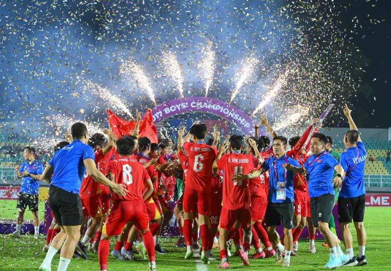 Truyền thông Trung Quốc, Malaysia, Indonesia xôn xao trước chức vô địch kỷ lục của U17 Việt Nam- Ảnh 2.