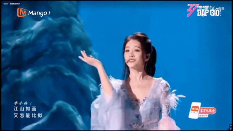 Không ai tranh được ngôi vị của mỹ nhân hát dở nhất showbiz- Ảnh 1.