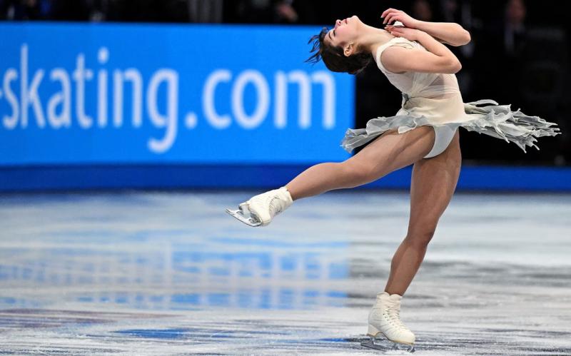 Alysa Liu bị chê "mặc xấu nhất" Met Gala sở hữu profile khủng: Giành 2 HCV Olympic, 13 tuổi đã vô địch trượt băng- Ảnh 3.