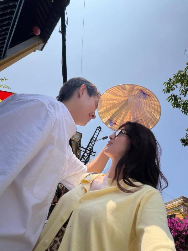 Có cặp sao Việt hẹn hò không ai biết, bị "bắt tại trận" ở bãi xe mới chịu công khi 7749 ảnh tình tứ- Ảnh 4.