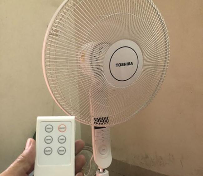 4 mẹo dùng quạt điện mùa hè vừa mát vừa tốt cho sức khỏe, tiết kiệm điện - Ảnh 2.