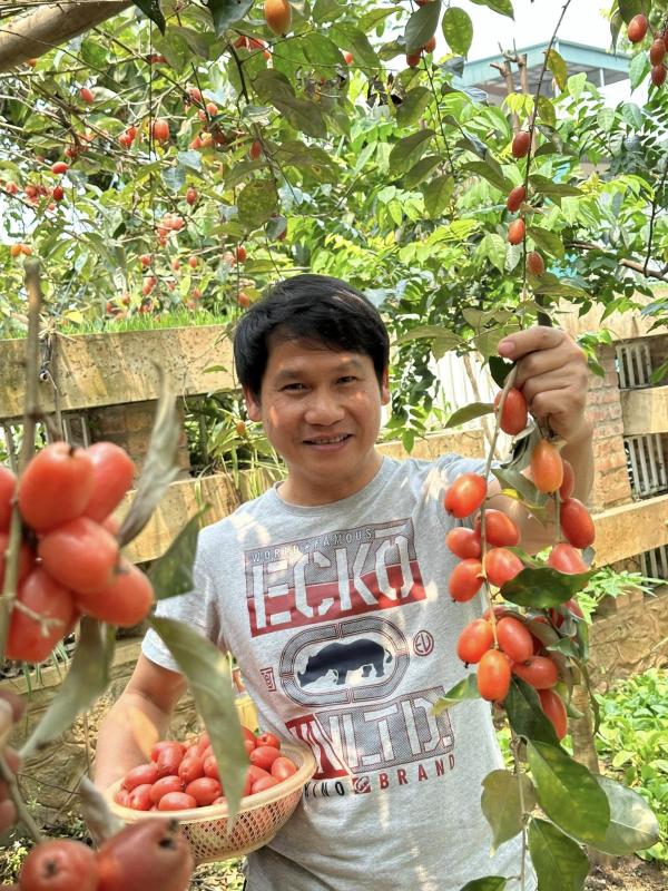 "Ông hoàng nhạc đỏ" cưới vợ vừa đẹp vừa giỏi, vui thú điền viên trong biệt thự 4000m2 ở Hà Nội- Ảnh 12.