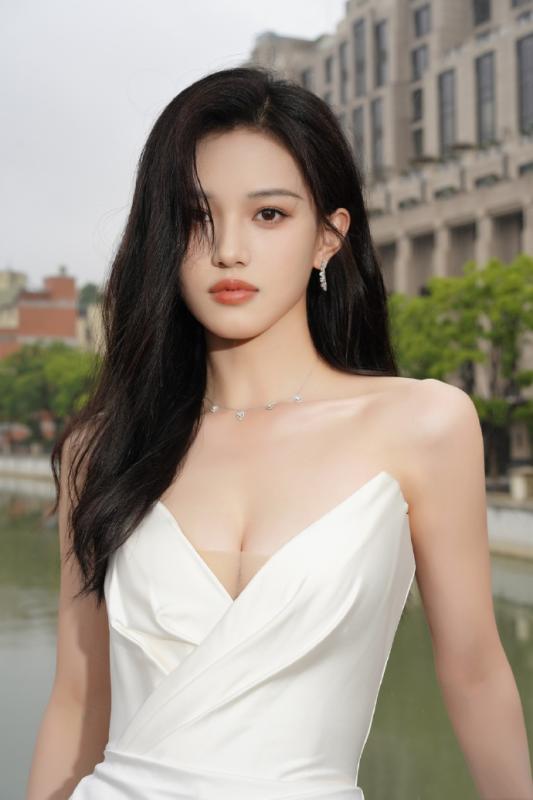 Sốc với tỷ lệ cơ thể "vô thực" của mỹ nhân cao hơn 1m70 của Cbiz: Đúng chuẩn thiên kim tiểu thư, diện đồ đơn giản mà cực sang chảnh- Ảnh 4.