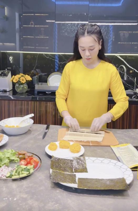 Phương Oanh hiện tại: Sống trong biệt thự, một mình đối diện với những "cơn bão" của 2 con- Ảnh 6.