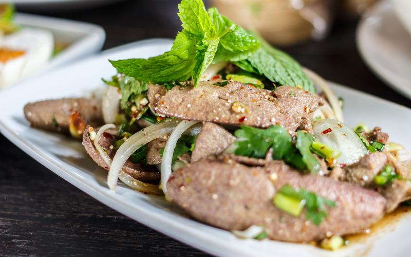 5 bộ phận của con lợn rẻ mấy cũng không nên mua về ăn, nhất là nếu trong nhà có người già và trẻ nhỏ - Ảnh 2.