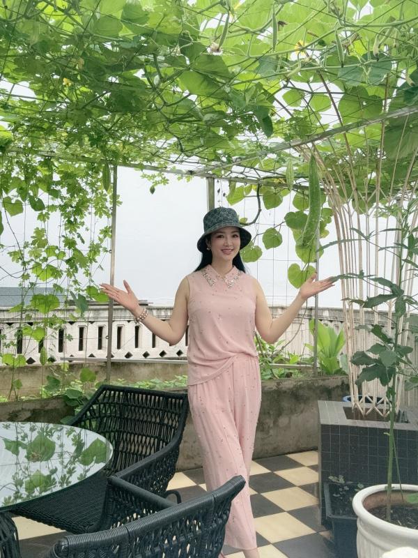 Mẹ đơn thân U60 khoe body đẹp "mướt mắt", ở biệt thự nguy nga như cung điện, là hoa hậu đình đám 1 thời- Ảnh 7.