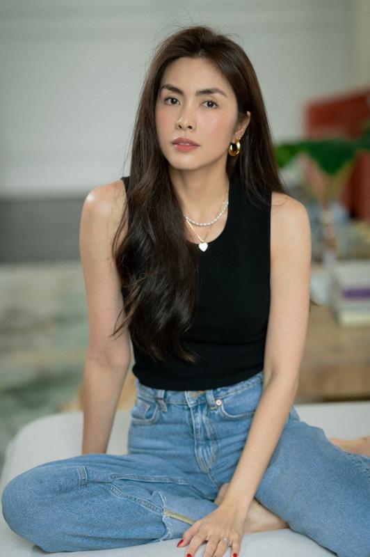 Ma Ran Đô thoải mái lộ diện, Tăng Thanh Hà quyết che ô đen kín bưng tại tiệc đóng máy Hoàng Hậu Cuối Cùng- Ảnh 11.