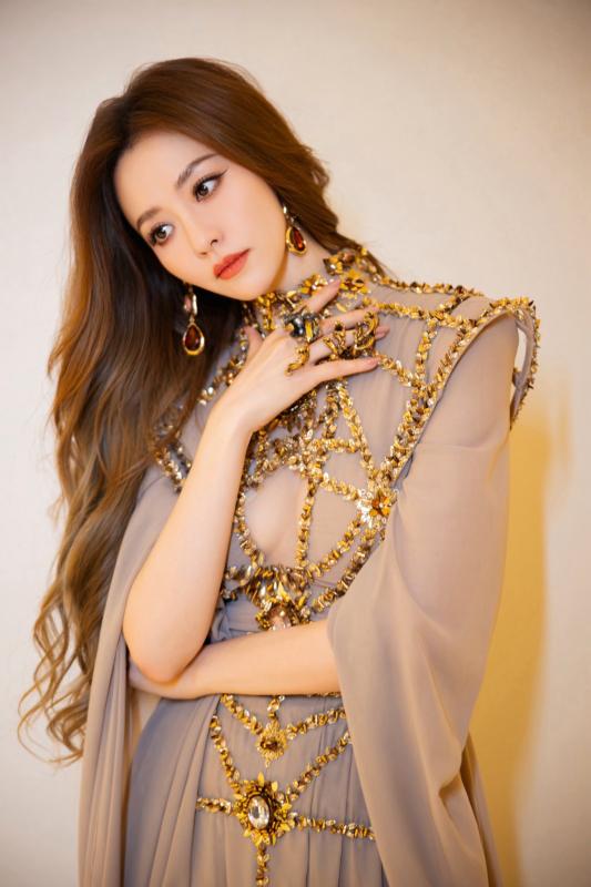 Showbiz có mỹ nhân là "thiên thần biết hát": 2 lần bị tố "tiểm tam", có CEO lập công ty chục tỷ đô mời về hát  - Ảnh 2.