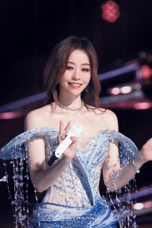 Showbiz có mỹ nhân là "thiên thần biết hát": 2 lần bị tố "tiểm tam", có CEO lập công ty chục tỷ đô mời về hát  - Ảnh 11.