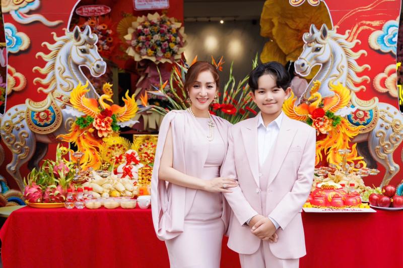 Khánh Thi - Phan Hiển "nở mày nở mặt" vì cậu quý tử: Visual đẹp gấp 10 lần bố, khéo giống mẹ, 2 lần vô địch thế giới, có cả "rổ huy chương" - Ảnh 7.