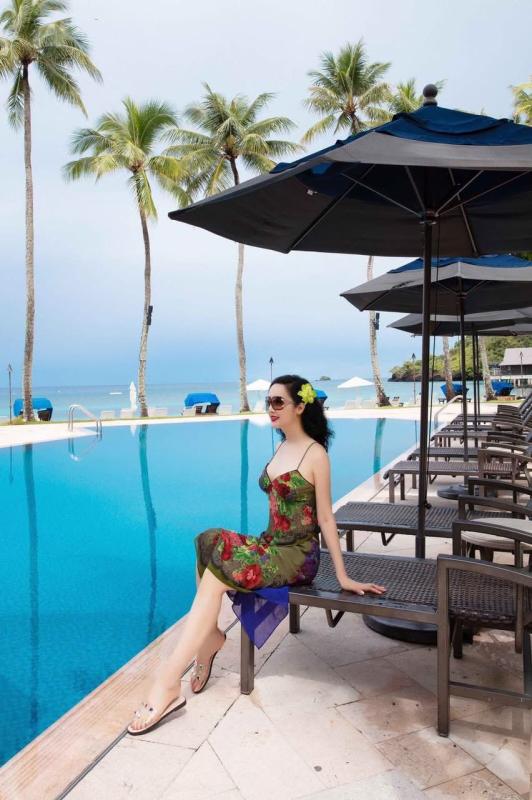 Mẹ đơn thân U60 khoe body đẹp "mướt mắt", ở biệt thự nguy nga như cung điện, là hoa hậu đình đám 1 thời- Ảnh 3.