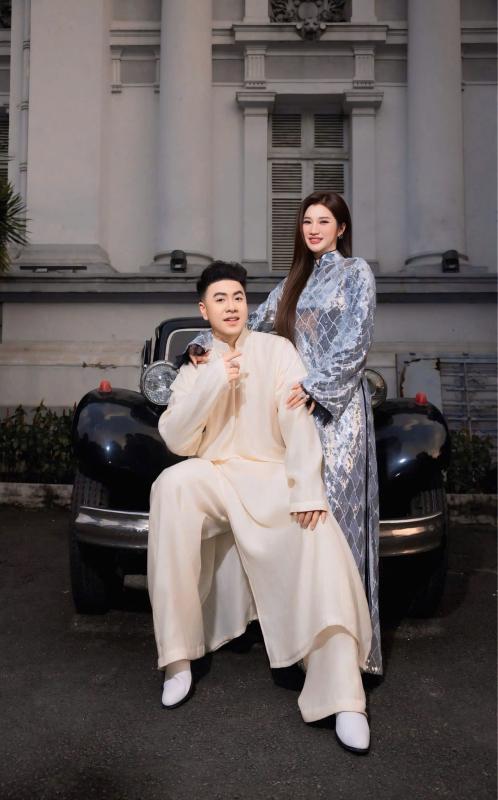 Lễ ăn hỏi Akira Phan và vợ CEO hôm nay: Sính lễ kim cương khủng, 3 con riêng của cô dâu đến chúc phúc- Ảnh 5.