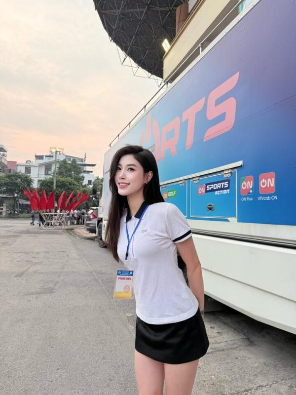 Nhan sắc nữ MC VTV là hoa khôi bóng chuyền, lọt top 10 hoa hậu Hoàn vũ Việt Nam- Ảnh 3.