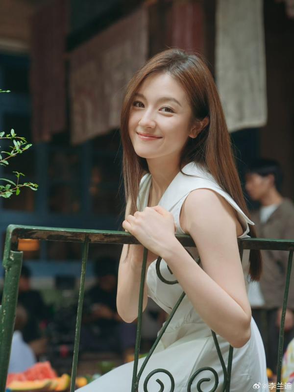 Lâu rồi mới có một diễn viên đẹp tới mức làm người ta phát khóc, đến từng sợi tóc cũng lấp lánh ánh sáng- Ảnh 7.
