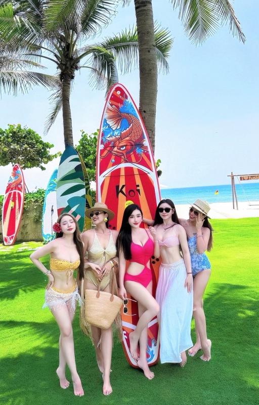 Dàn mỹ nhân phim giờ vàng VTV diện bikini "đọ sắc", body ai cũng nóng bỏng căng tràn- Ảnh 1.