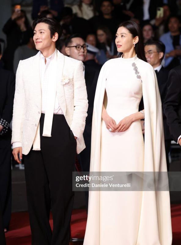 Cặp đôi đẹp nhất Cannes 2026 đây rồi: Nhà gái là nữ thần chảnh nhất showbiz, nhà trai visual đỉnh dã man- Ảnh 6.