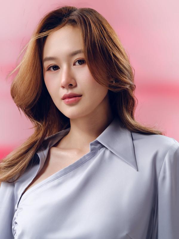 Mỹ nhân thăng hạng nhan sắc đỉnh nhất Vbiz: Thua Hoa hậu mỗi cái vương miện, Tiểu Vy đứng cạnh cũng phải lép vế- Ảnh 5.