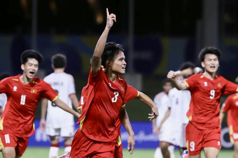 Diễn biến U17 Việt Nam đấu với UAE: VÀO RỒI! 3-2 cho Việt Nam - Ảnh 1.
