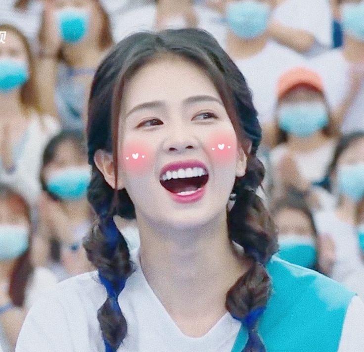 Mỹ nhân có nụ cười vô duyên nhất giới giải trí- Ảnh 1.
